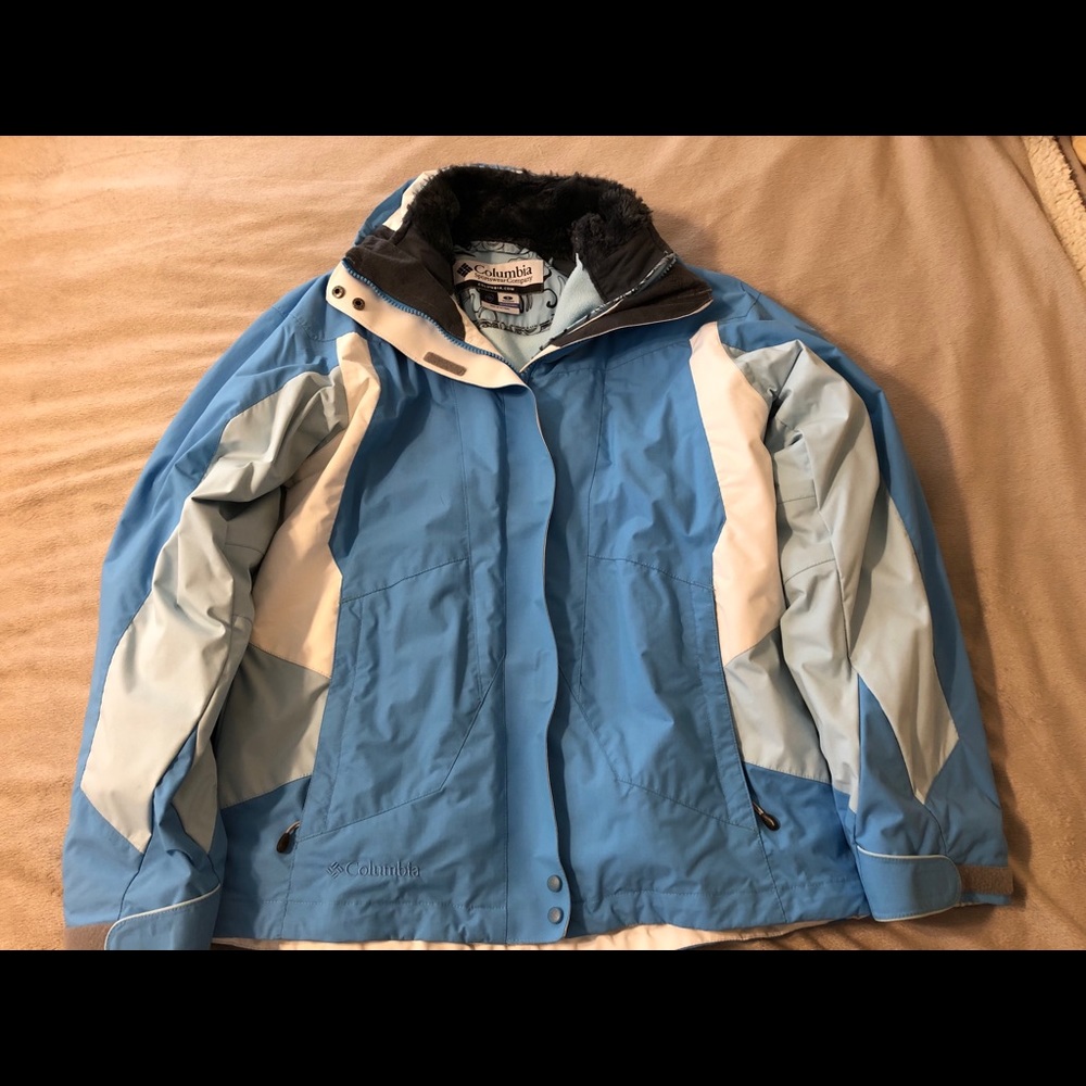 Women’s small 3 in 1 Columbia jacket
